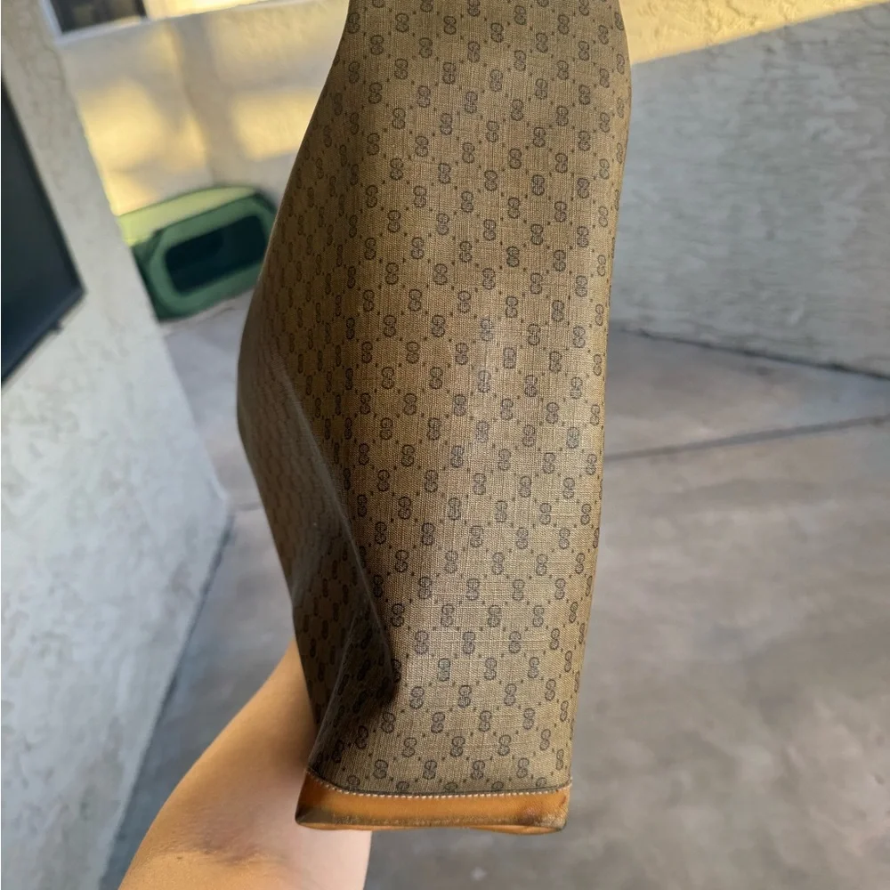 Gucci Tan Tote Bag with Signature Pattern - Picture 7 of 9